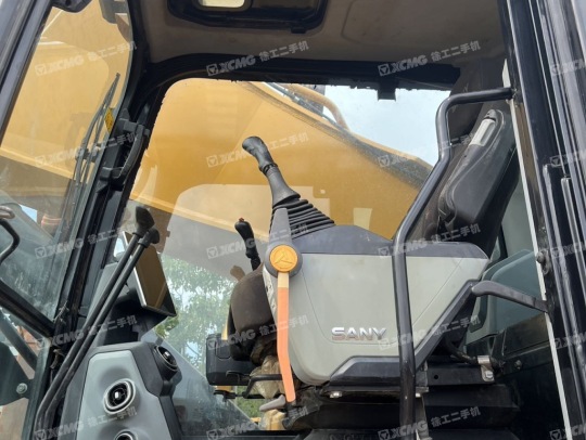 三一重工SY950H履帶式挖掘機