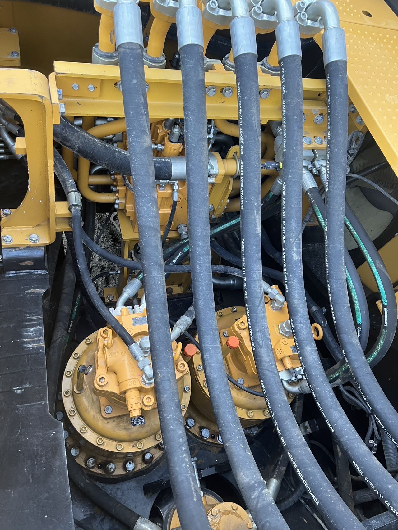 三一重工SY950H履帶式挖掘機