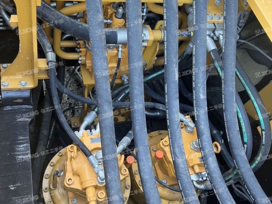 三一重工SY950H履帶式挖掘機