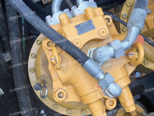 三一重工SY950H履帶式挖掘機