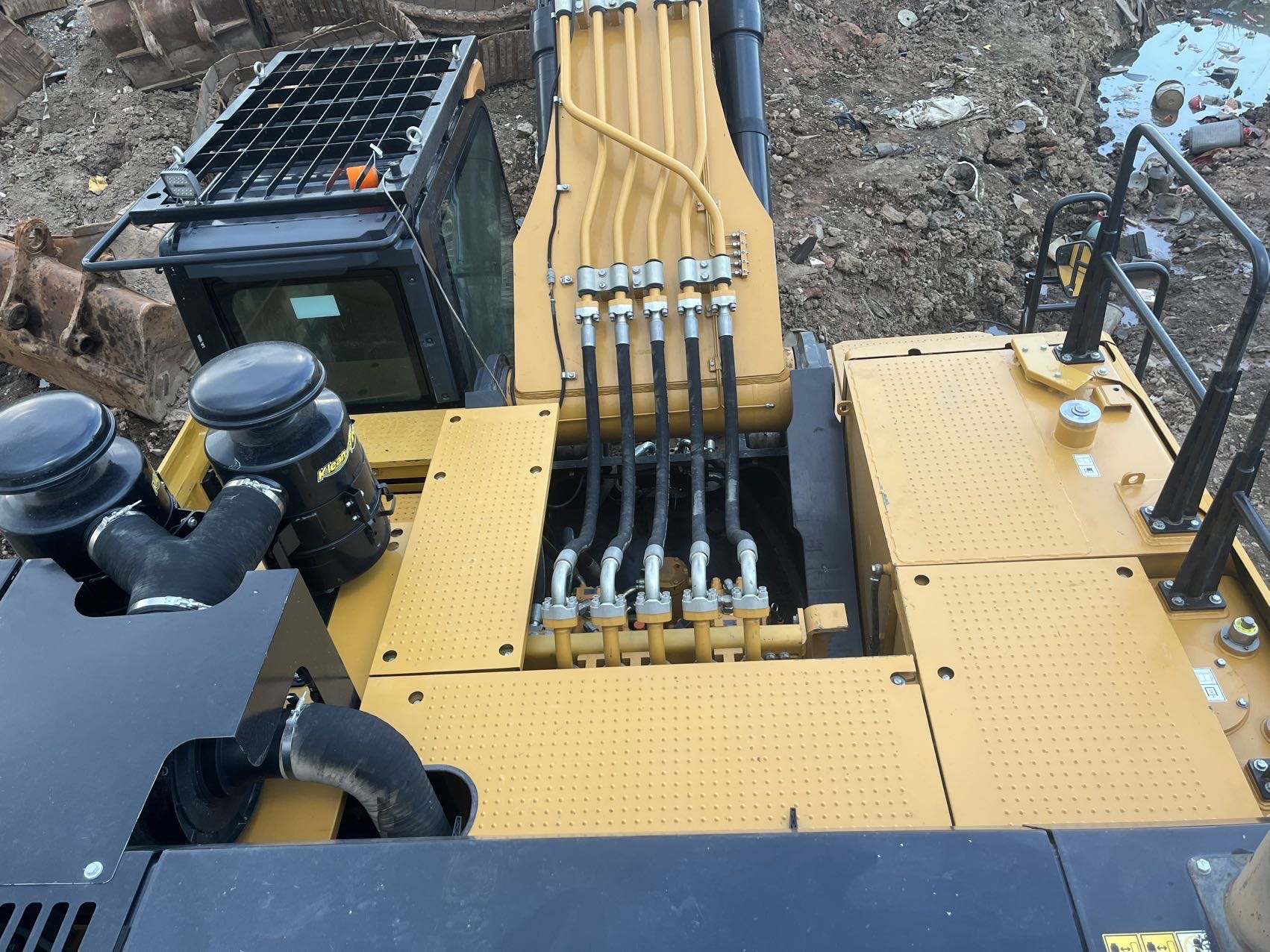 三一重工SY950H履帶式挖掘機