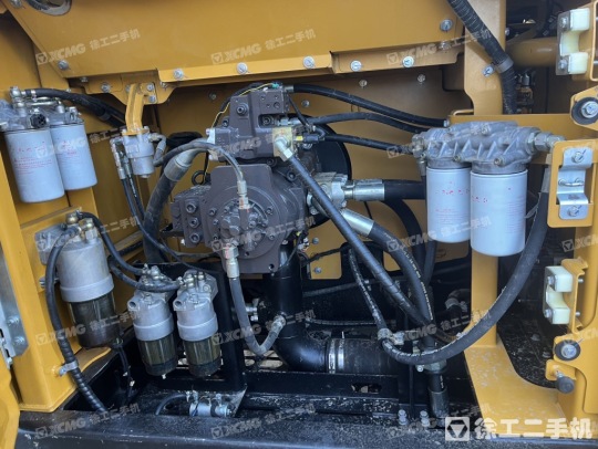 三一重工SY950H履帶式挖掘機