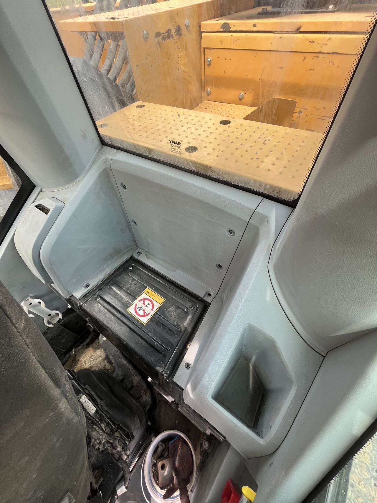 三一重工SY950H履帶式挖掘機