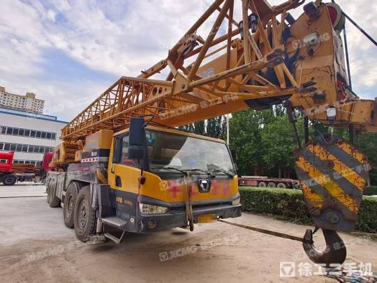 徐工XCT80汽車起重機