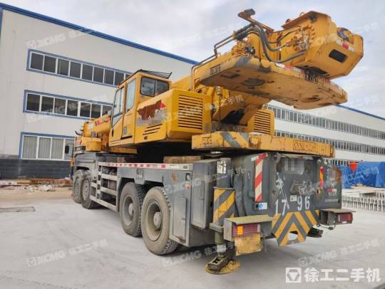 徐工XCT80汽車起重機