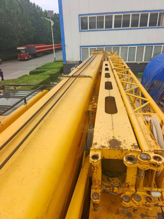 徐工XCT80汽車起重機