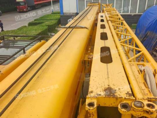 徐工XCT80汽車起重機