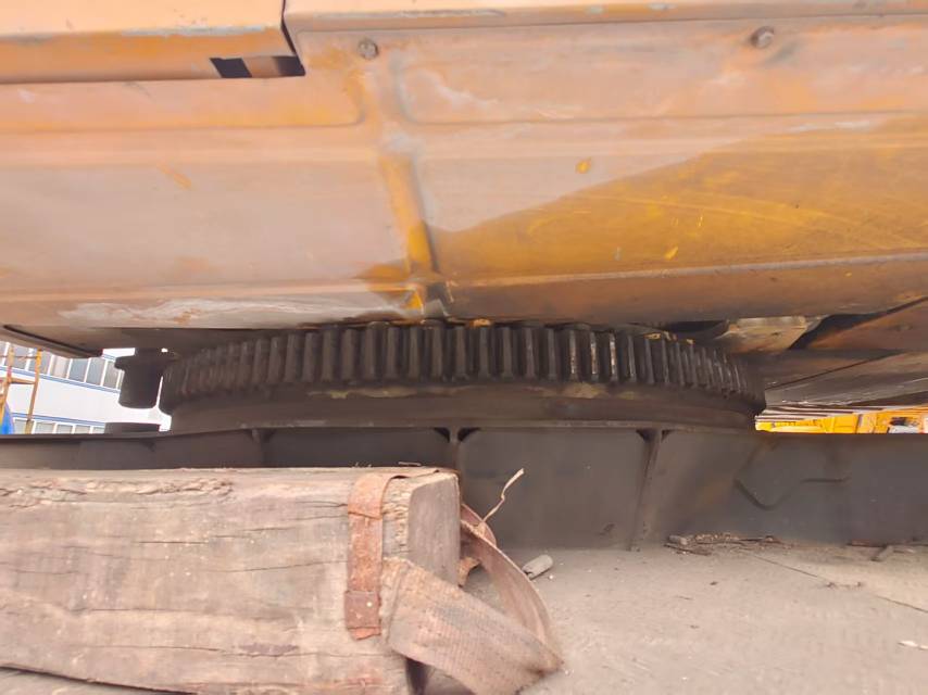徐工XCT80汽車起重機