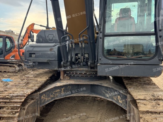 徐工XE200DA履帶式挖掘機