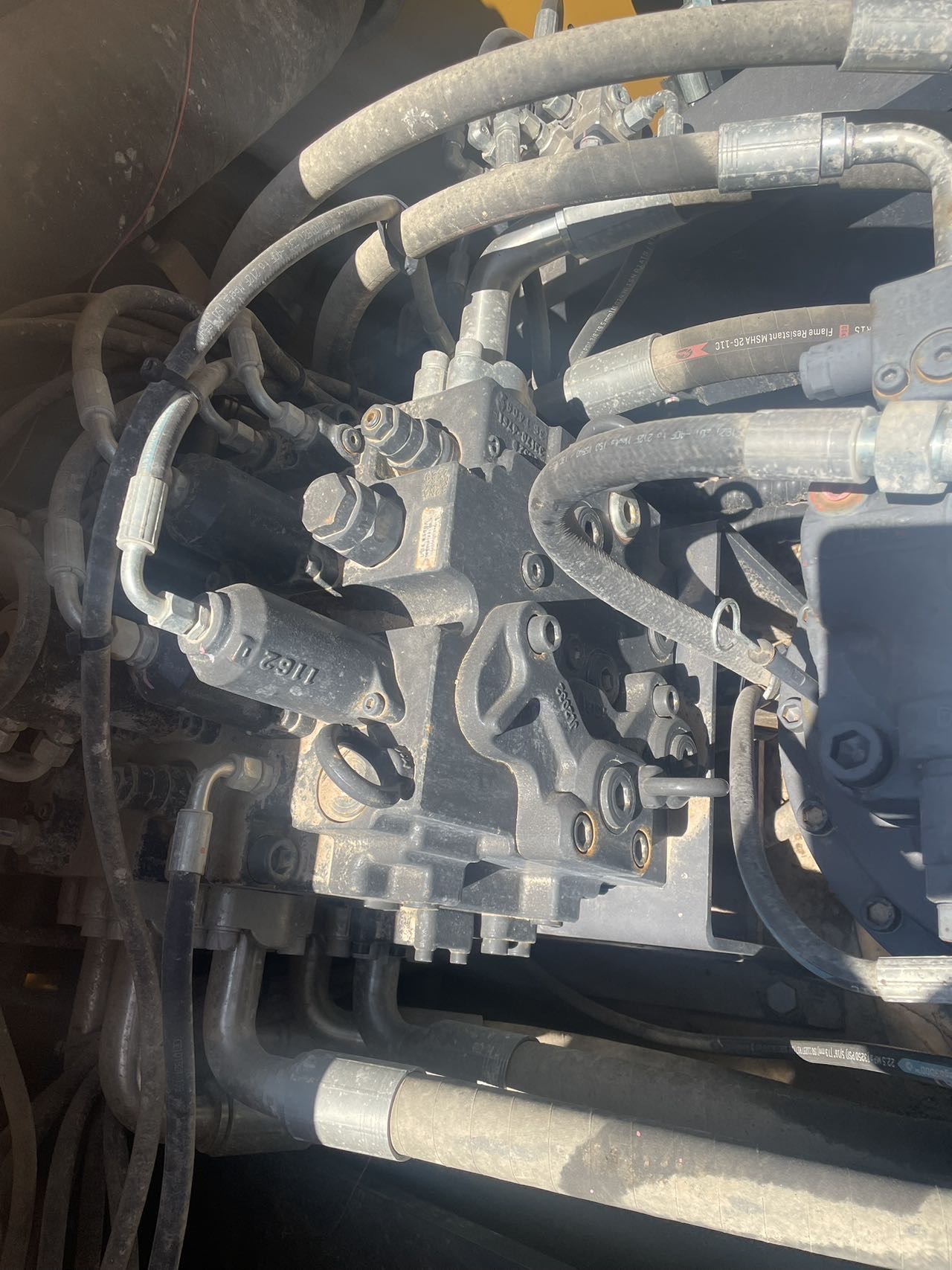 徐工XE380DK履帶式挖掘機(jī)