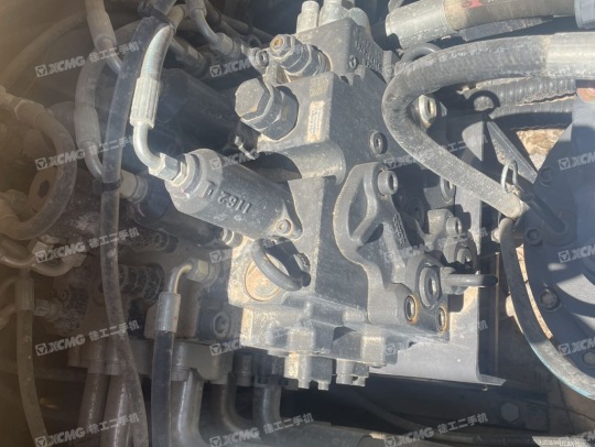 徐工XE380DK履帶式挖掘機