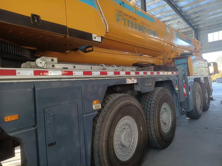 徐工XCA300全地面起重機