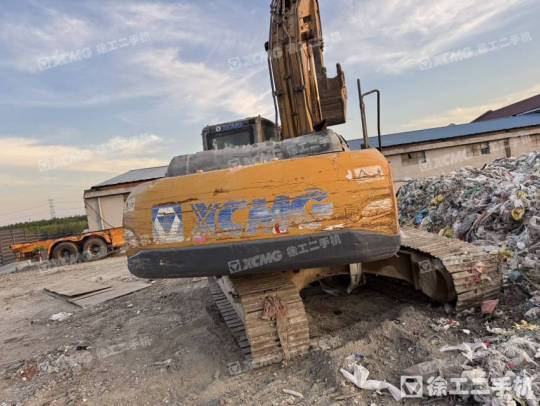 徐工XE215D履帶式挖掘機(jī)