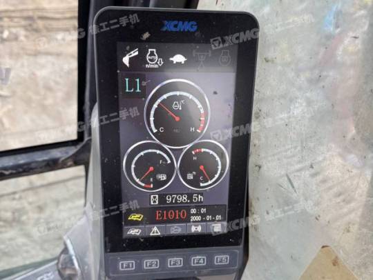 徐工XE215D履帶式挖掘機(jī)