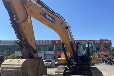 三一重工SY375H履帶式挖掘機(jī)