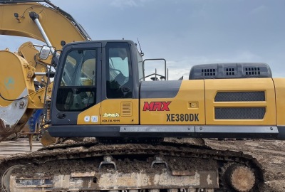 徐工XE380DK履帶式挖掘機