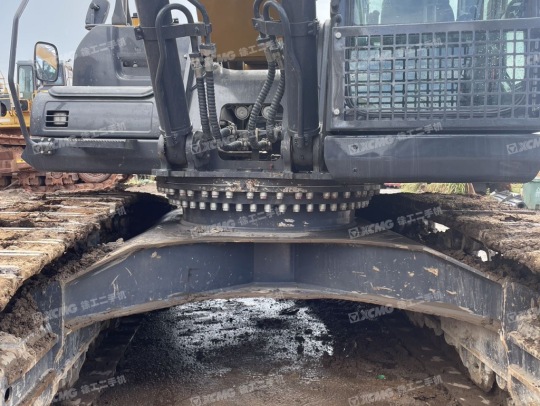 徐工XE380DK履帶式挖掘機