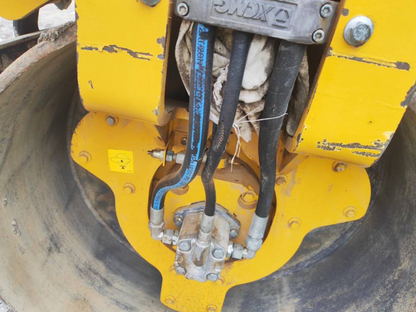 徐工XMR403VT雙鋼輪壓路機