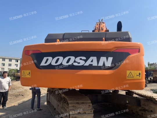 斗山DX380LC-9C履帶式挖掘機(jī)