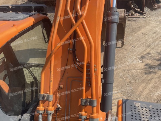 斗山DX380LC-9C履帶式挖掘機(jī)