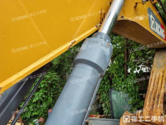 徐工XE370DK履帶式挖掘機