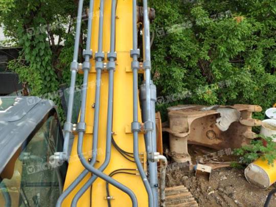 徐工XE370DK履帶式挖掘機