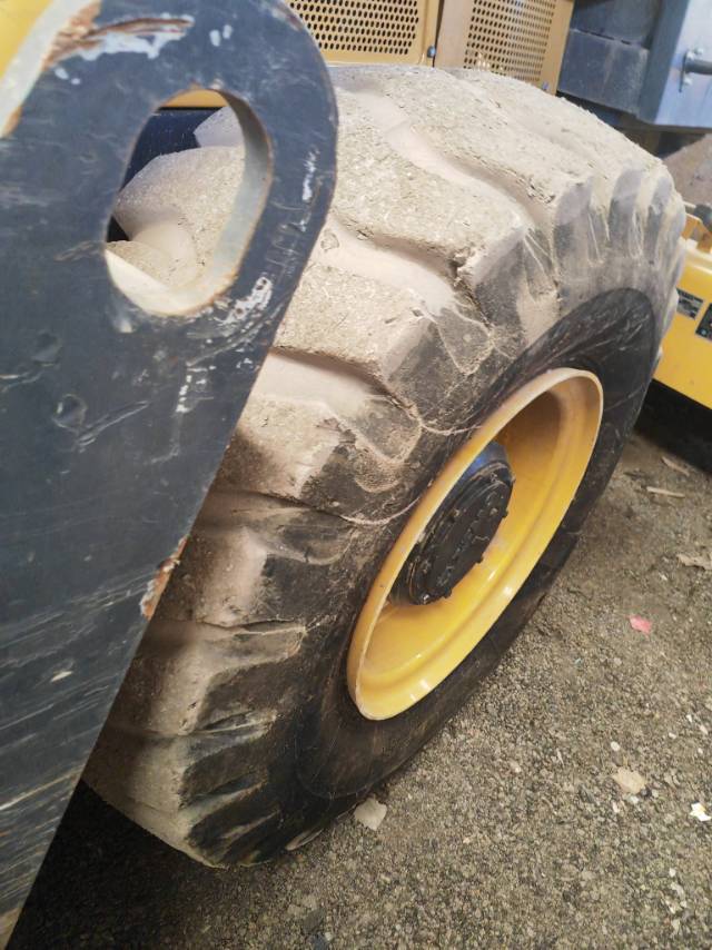 徐工XS223J單鋼輪壓路機