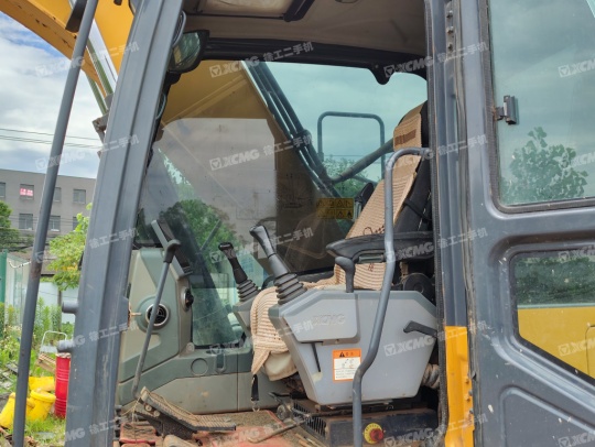 徐工XE200DA履帶式挖掘機(jī)