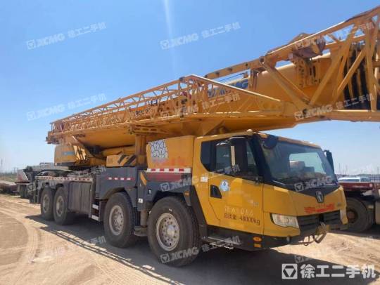 徐工XCT90汽車起重機