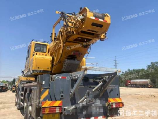 徐工XCT90汽車起重機