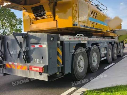 徐工XCA200L8全地面起重機