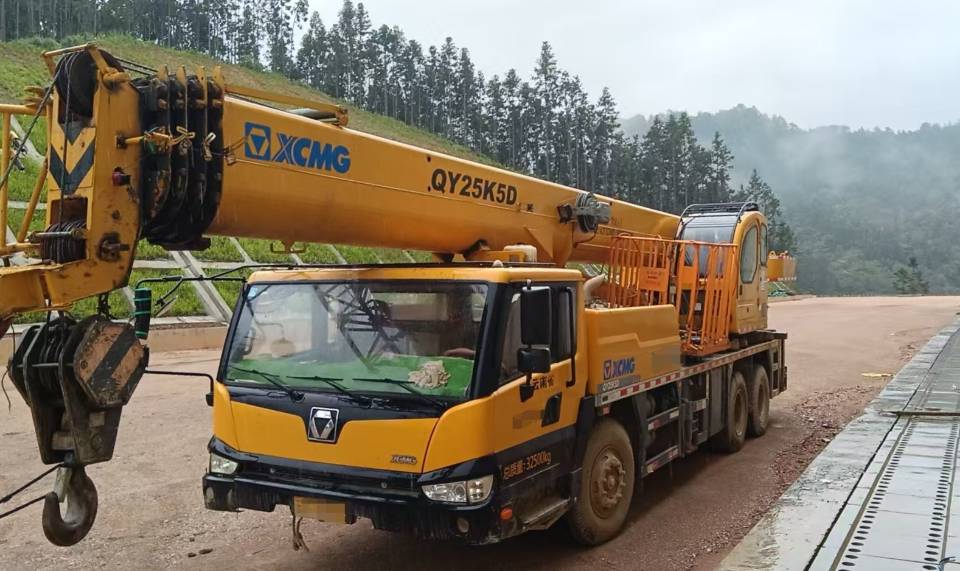徐工QY25K5D汽車起重機