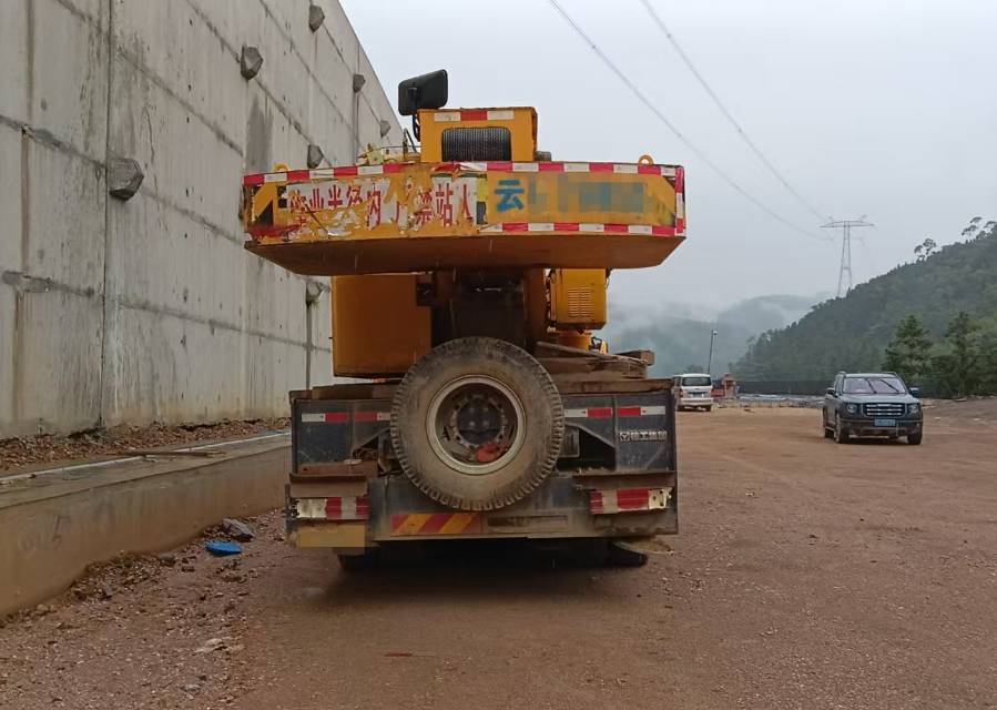 徐工QY25K5D汽車起重機