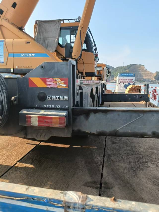 徐工XCT25L5汽車起重機