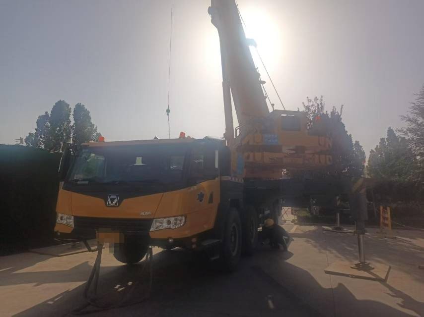 徐工XCT85（全橋轉(zhuǎn)向）汽車起重機(jī)