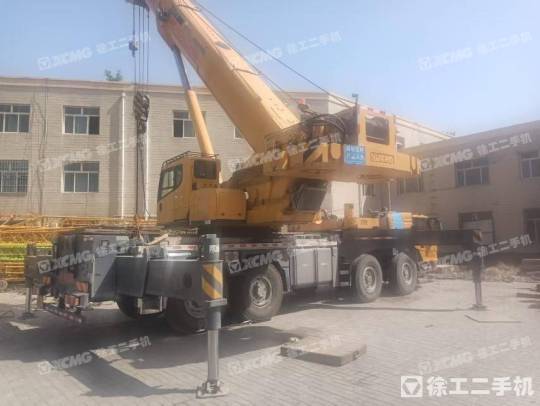 徐工XCT85(全橋轉向)汽車起重機