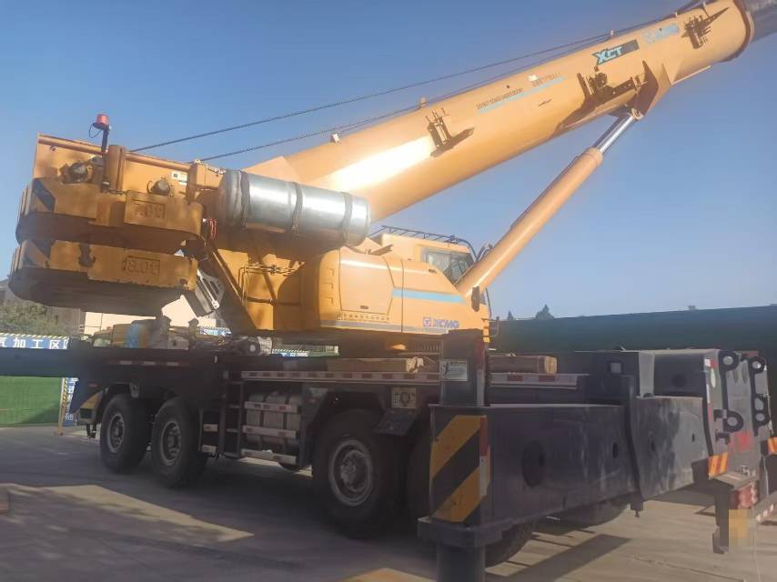 徐工XCT85（全橋轉(zhuǎn)向）汽車起重機(jī)