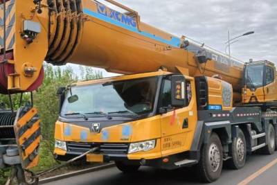 徐工XCT100汽車起重機