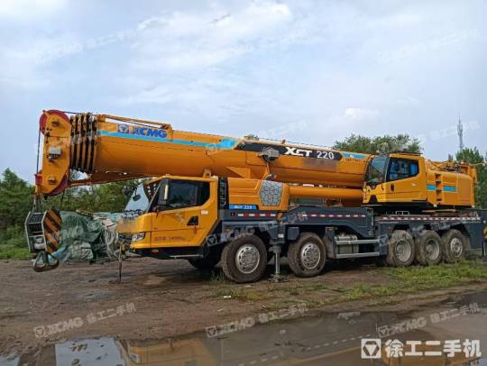 徐工XCT100汽車起重機