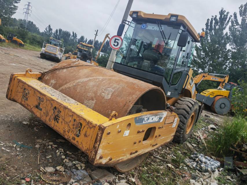 徐工XS223JE單鋼輪壓路機