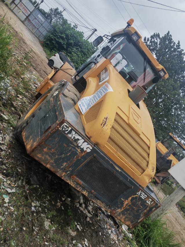 徐工XS223JE單鋼輪壓路機