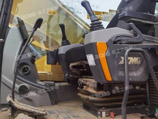 徐工XE245GH履帶式挖掘機