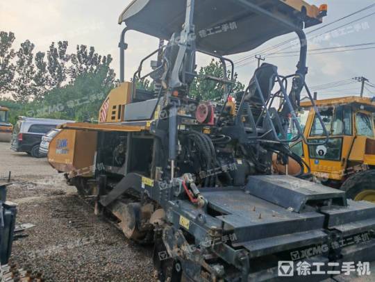 徐工RP1003T攤鋪機