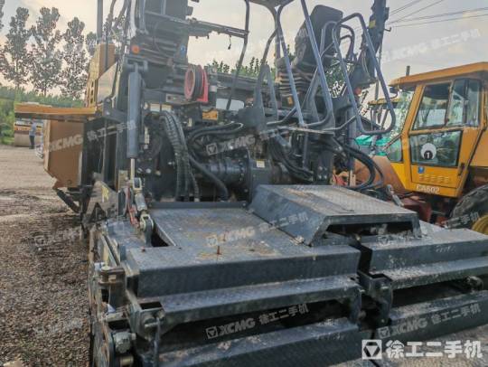 徐工RP1003T攤鋪機