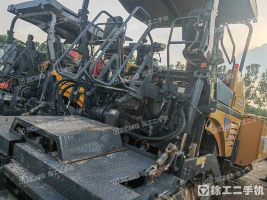 徐工RP1003T攤鋪機