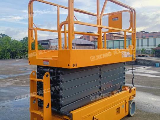 徐工XG1412HD剪叉式高空作業(yè)平臺(tái)