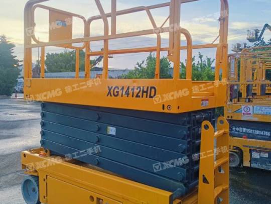 徐工XG1412HD剪叉式高空作業(yè)平臺(tái)