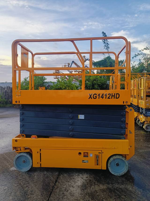 徐工XG1412HD剪叉式高空作業(yè)平臺(tái)
