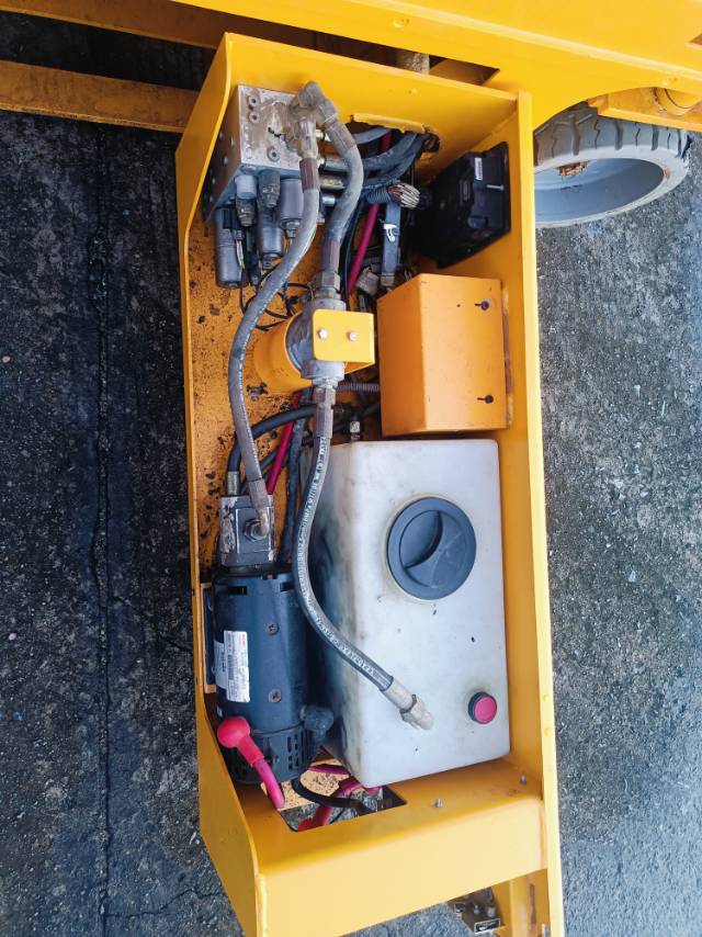 徐工XG1412HD剪叉式高空作業平臺