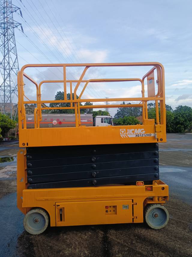 徐工XG1412HD剪叉式高空作業平臺